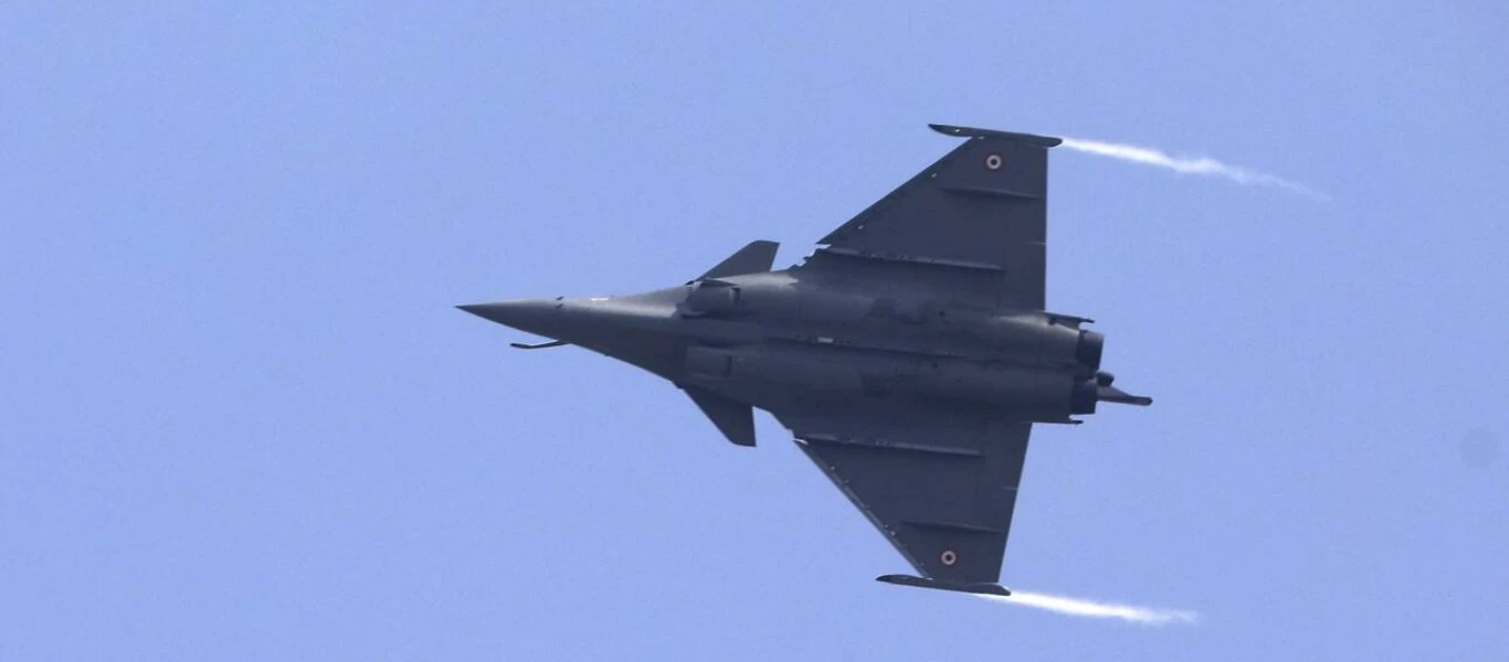 Άδεια από τη γαλλική κυβέρνηση είχε πάρει τo Rafale που έσπασε το φράγμα του ήχου στο Παρίσι (βίντεο)